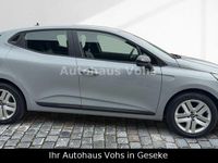 Neu Renault Clio V 91 PS (66 kW) 2026 Grau Limousine