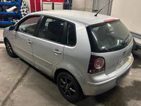 Gebraucht VW Polo 75 PS (55 kW) 2005 Silber Kleinwagen