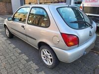 Gebraucht Ford Fiesta Style 75 PS (55 kW) 1999 Silber Kleinwagen
