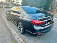 Gebraucht BMW 730 265 PS (194 kW) 2016 Grau Limousine