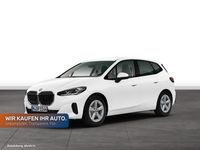 Gebraucht BMW 220 Active Tourer Luxury Line 150 PS (110 kW) 2025 Alpinweiss Van / Kleinbus