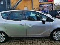 Gebraucht Opel Meriva Design Edition 131 PS (96 kW) 2011 Silber Van / Kleinbus