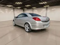 Gebraucht Opel Astra 140 PS (102 kW) 2008 Pannacotta m2 Cabrio
