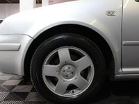 Gebraucht VW Bora Highline 116 PS (85 kW) 2000 Silber Limousine