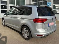 Gebraucht VW Touran 150 PS (110 kW) 2021 Silber Van / Kleinbus