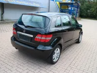 Gebraucht Mercedes B160 95 PS (69 kW) 2011 Schwarz Kleinwagen