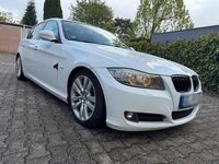 Gebraucht BMW 330 245 PS (180 kW) 2011 Weiß Limousine