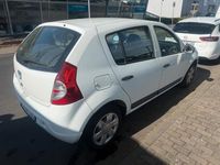 Gebraucht Dacia Sandero 75 PS (55 kW) 2012 Weiß Limousine