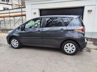 Gebraucht Toyota Verso-S 99 PS (72 kW) 2015 Grau Van / Kleinbus