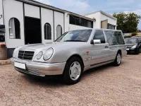 Gebraucht Mercedes 200 122 PS (89 kW) 1993 Grau Limousine