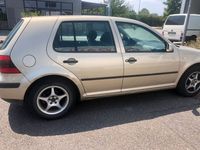 Gebraucht VW Golf IV Edition 116 PS (85 kW) 2001 Gold Limousine