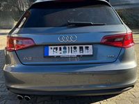 Gebraucht Audi A3 Ambiente 150 PS (110 kW) 2015 Grau Limousine