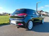 Gebraucht Hyundai i20 80 PS (58 kW) 2018 Schwarz Kleinwagen