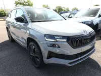 Neu Skoda Karoq SportLine 150 PS (110 kW) 2025 Stahlgrau SUV