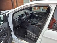 Gebraucht Ford Kuga ST-Line 150 PS (110 kW) 2018 Weiß SUV