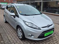 Gebraucht Ford Fiesta Champions Edition 69 PS (50 kW) 2012 Silber Kleinwagen