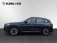 Gebraucht BMW iX3 M Sport 210 kW (286 PS) 2023 Carbonschwarz metallic SUV