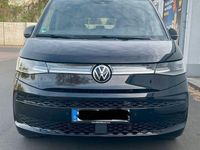 Gebraucht VW Multivan Style 150 PS (110 kW) 2023 Schwarz Van