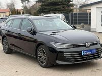 Gebraucht VW Passat Elegance 150 PS (110 kW) 2025 Grenadillschwarz metallic Kombi