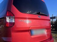 Gebraucht Ford Tourneo Courier Titanium 101 PS (74 kW) 2017 Rot Van / Kleinbus