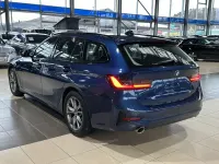 Gebraucht BMW 330 Sport Line 252 PS (185 kW) 2021 Blau phytonicblau metallic (metallic) Kombi