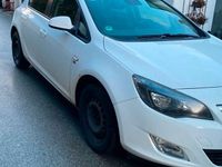 Gebraucht Opel Astra 110 PS (80 kW) 2012 Weiß Limousine