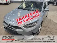 Gebraucht Kia Ceed Edition 7 101 PS (74 kW) 2024 (css) lunarsilber met. Kleinwagen