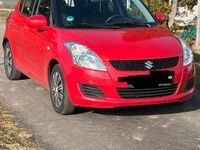 Gebraucht Suzuki Swift 94 PS (69 kW) 2013 Rot Kleinwagen