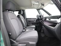 Gebraucht VW ID. Buzz Pro 210 kW (286 PS) 2025 Bay leaf green, metallic Van / Kleinbus