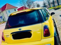 Second-hand Mini Cooper 90 CP (66 kW) 2002 Galben Hatchback