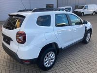 Używany Dacia Duster Expression 101 KM (74 kW) 2022 Biały SUV