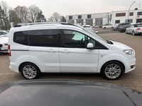 Gebraucht Ford Tourneo Courier Titanium 101 PS (74 kW) 2016 Weiß Van / Kleinbus