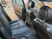 Second-hand Mercedes E320 204 CP (150 kW) 2004 Negru Break