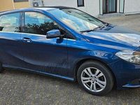 Gebraucht Mercedes B180 122 PS (89 kW) 2013 Blau Van / Kleinbus