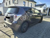 Gebraucht Toyota Verso Skyview Edition 111 PS (81 kW) 2015 Grau Van / Kleinbus