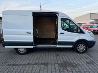 Gebraucht Ford Transit Trend 131 PS (96 kW) 2017 Weiß Van / Kleinbus