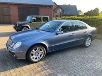 Gebraucht Mercedes E500 Elegance 306 PS (225 kW) 2004 Blau Limousine