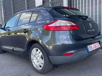 Gebraucht Renault Mégane 101 PS (74 kW) 2013 Grau Limousine