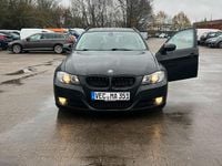 Gebraucht BMW 318 143 PS (105 kW) 2011 Schwarz Kombi