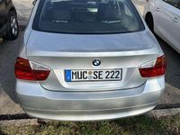 Gebraucht BMW 318 Basis 129 PS (94 kW) 2006 Grau Limousine