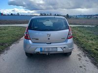 Gebraucht Dacia Sandero 75 PS (55 kW) 2009 Grün Kombi