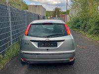 Usata Ford Focus 100 CV (73 kW) 2004 Argento Berlina