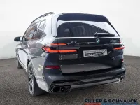 Gebraucht BMW X7 M Sport 530 PS (389 kW) 2024 Grau SUV