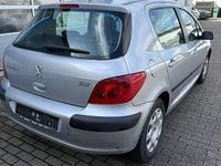 Gebraucht Peugeot 307 109 PS (80 kW) 2002 Silber Limousine
