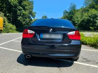 Gebraucht BMW 318 129 PS (94 kW) 2006 Schwarz Limousine