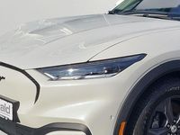 Gebraucht Ford Mustang Mach-E Basis 216 kW (294 PS) 2021 Starweiß metallic SUV