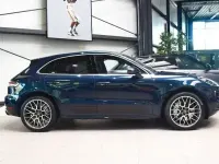 Gebraucht Porsche Macan Turbo Chrono 441 PS (324 kW) 2020 Blau SUV
