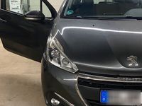 gebraucht Peugeot 208 sehr sauber und gepflegt