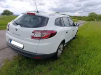 Używany Renault Mégane 101 KM (74 kW) 2012 Biały Sedan/Limuzyna