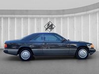 Gebraucht Mercedes E230 132 PS (97 kW) 1991 Schwarz Kleinwagen